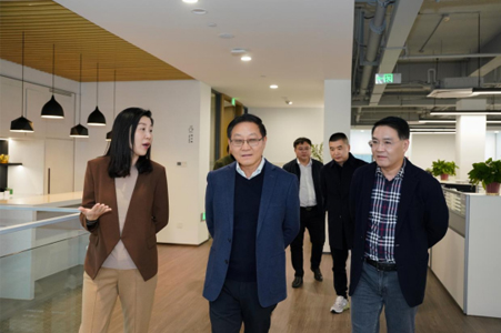 省住建廳原副廳長、國際綠建聯(lián)盟執(zhí)行主席、江蘇省人民政府參事室特聘專家劉大威一行蒞臨城發(fā)設(shè)計考察指導(dǎo)
